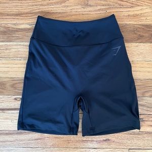 NWOT GYMSHARK BLACK LOGO RUCHED BOOTY SHORTS